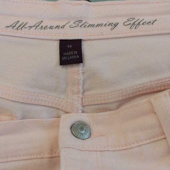 Gloria Vanderbilt All-Around Slimming Effect Cropped Jeans - Picture 7 of 11